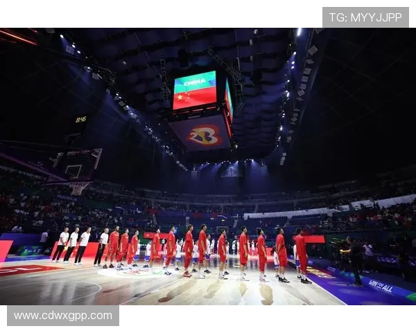 中国男篮逆转获胜精彩呈现 赛场再现拼搏精神 助力世界杯晋级目标